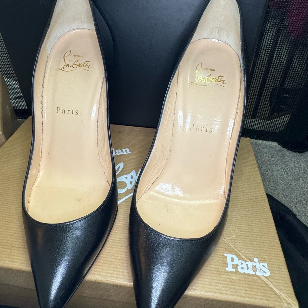 Great condition. Authentic Louboutin Pigalle - Picture 4 of 5